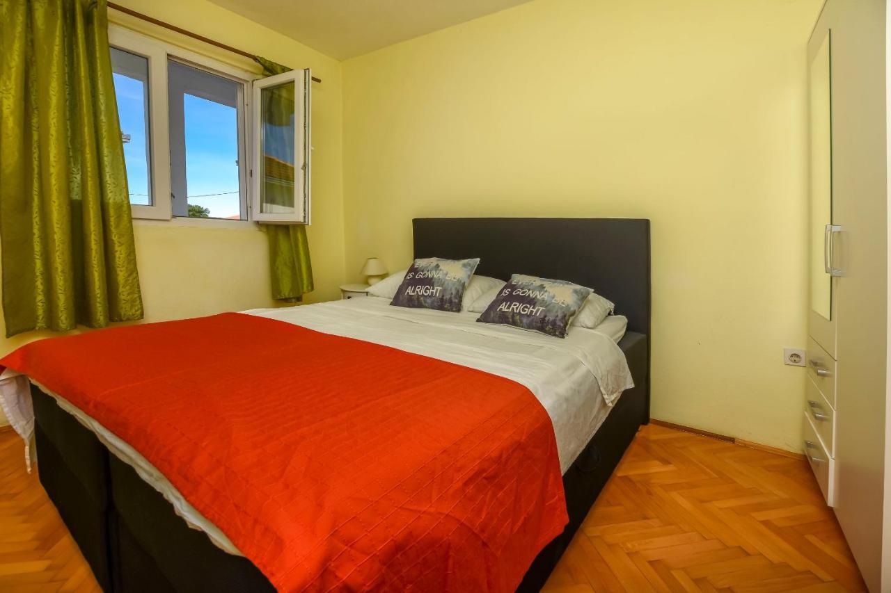 Apartments Ercegovic Рогозница Екстериор снимка