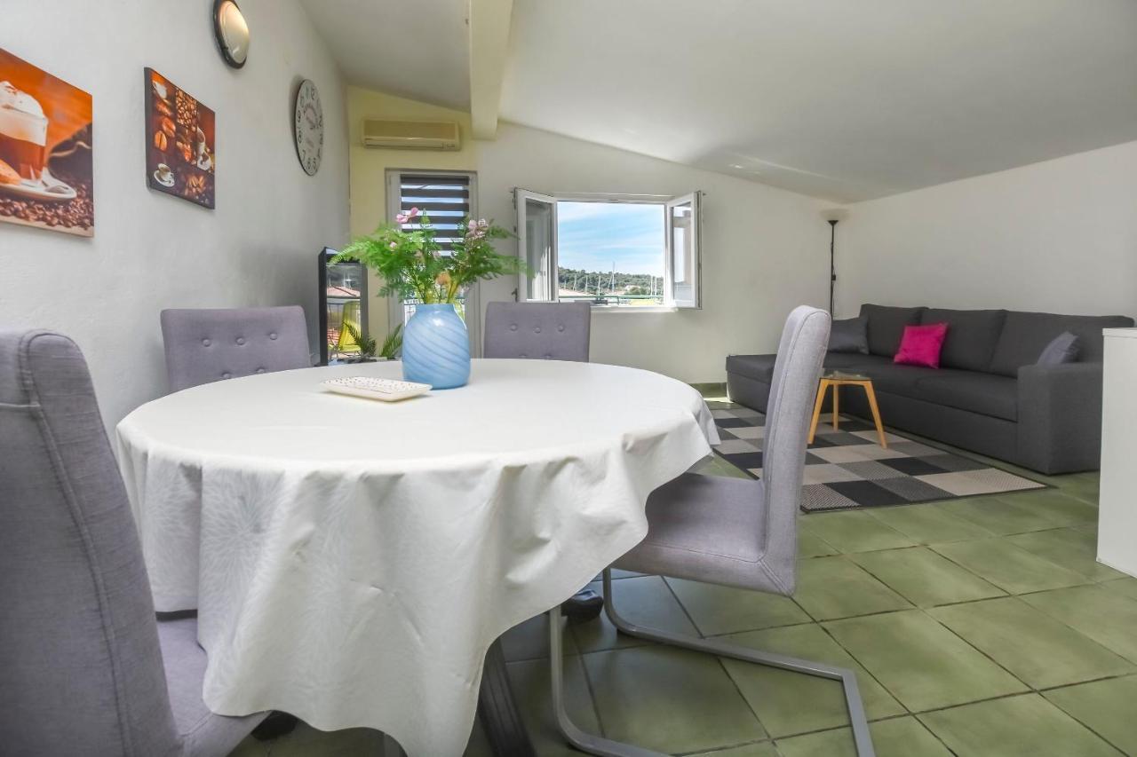Apartments Ercegovic Рогозница Екстериор снимка