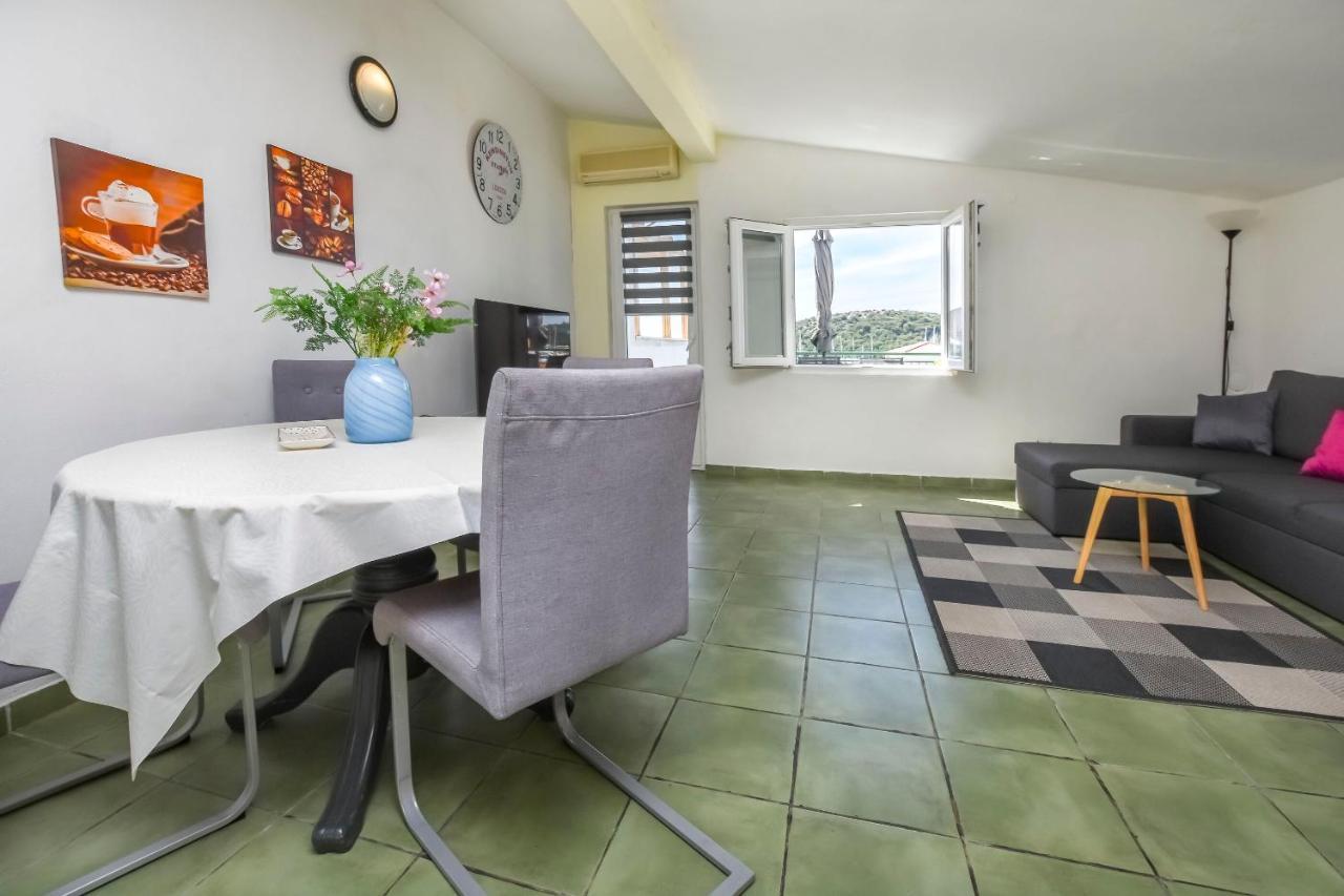 Apartments Ercegovic Рогозница Екстериор снимка
