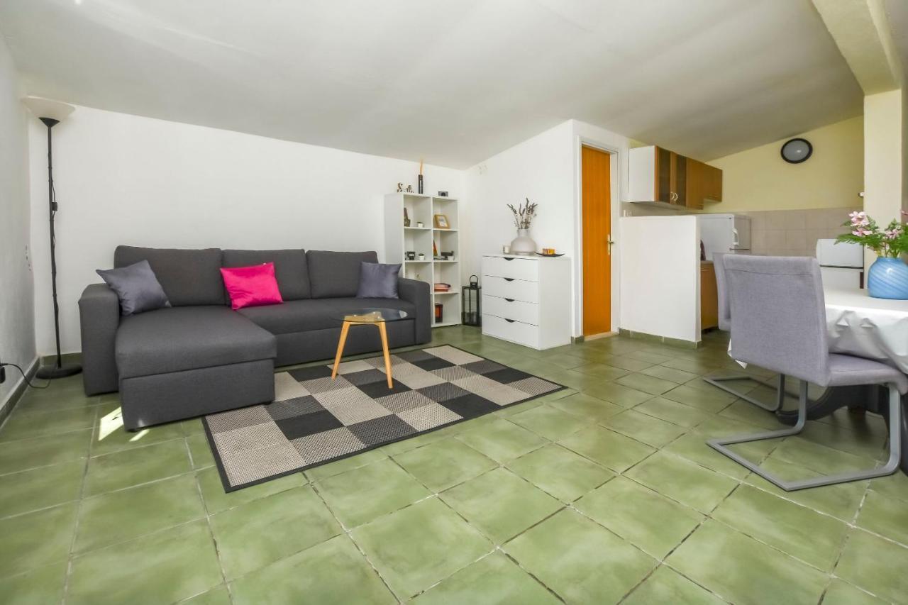 Apartments Ercegovic Рогозница Екстериор снимка