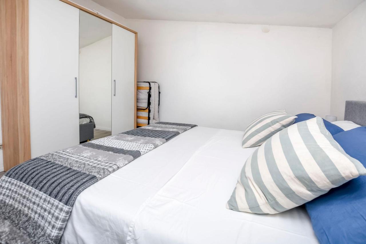 Apartments Ercegovic Рогозница Екстериор снимка